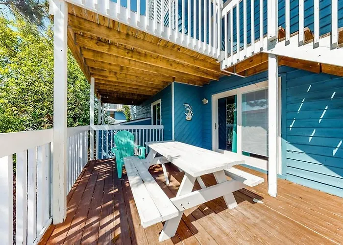 La Vista Bay Complex Apartment *