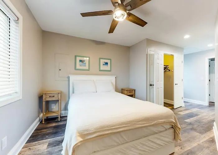 La Vista Bay Complex Apartment