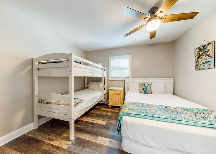 La Vista Bay Complex Apartment *