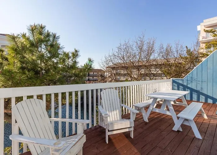 La Vista Bay Complex Apartment